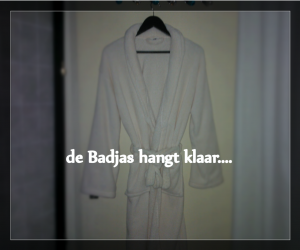 badjas met tekst bij Shmamassage, massagesalon Rotterdam